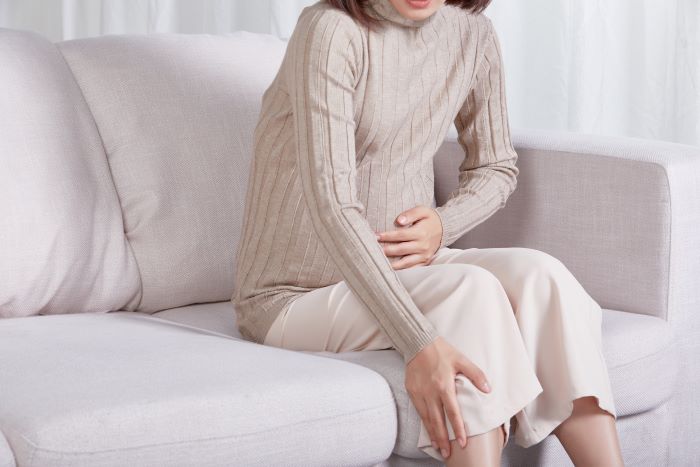 1642066144853450.jpg 摄图网_501684130_孕妇给自己按摩小腿(企业商用).jpg