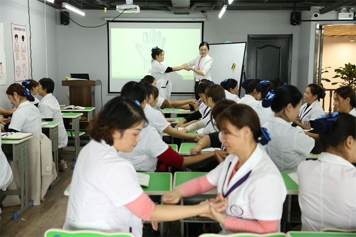 1658742142181685.jpg 培训 (4).jpg